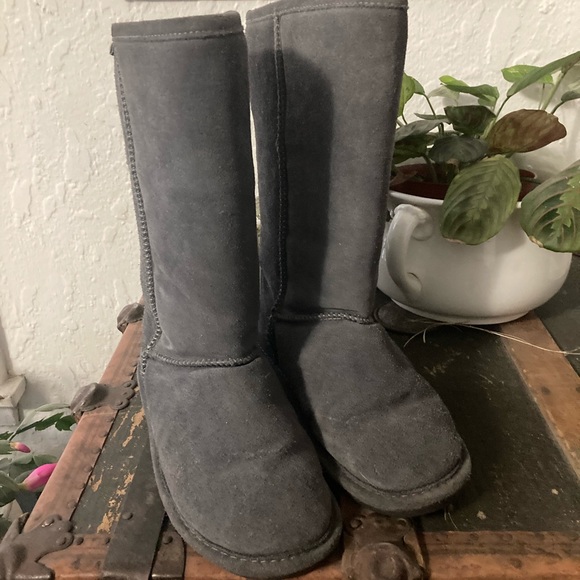 Tall gray Bearpaw Sherpa boots - Picture 1 of 8